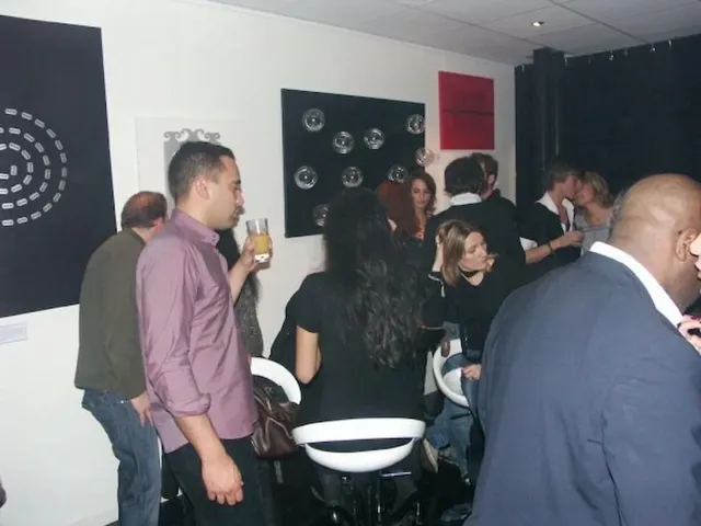 Photographie d’archive : Inauguration du Mécène Café - Paris